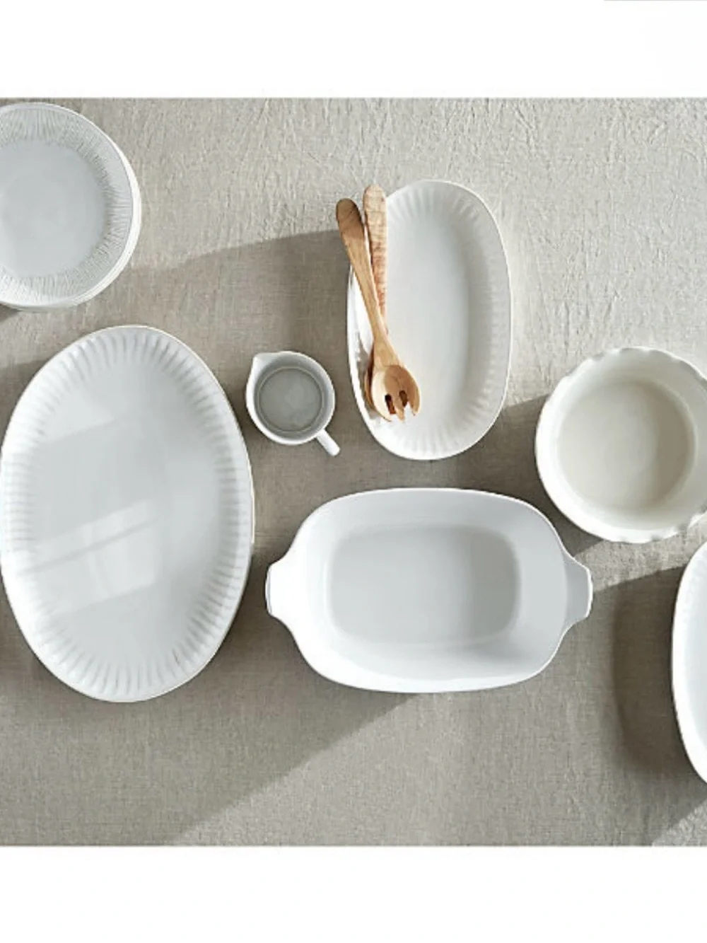 New! Crate&Barrel White Ribbed Ceramic Sauce Boat